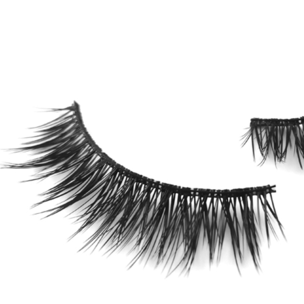 Model 21 Eyelashes multiple styles available